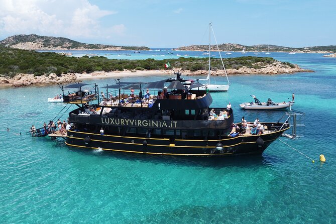 Full day private archipelago tour in La Maddalena - Bear Rock and the Story of the Lestrigoni