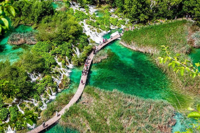 Full-Day Tour in Blue Cave and 5 Islands - All included - Palmižana mixes a beach stop with food options