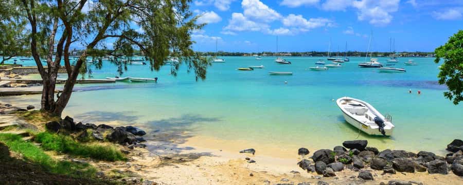 GBaie: 3 North Islands Cruise, Lunch & CoindeMire Snorkeling - Key points at a glance