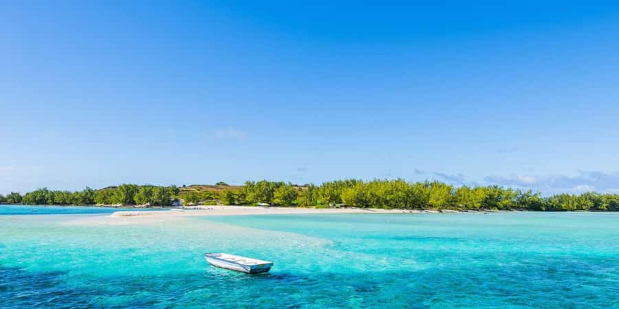 GBaie: 3 North Islands Cruise, Lunch & CoindeMire Snorkeling - Snorkeling near Coin de Mire