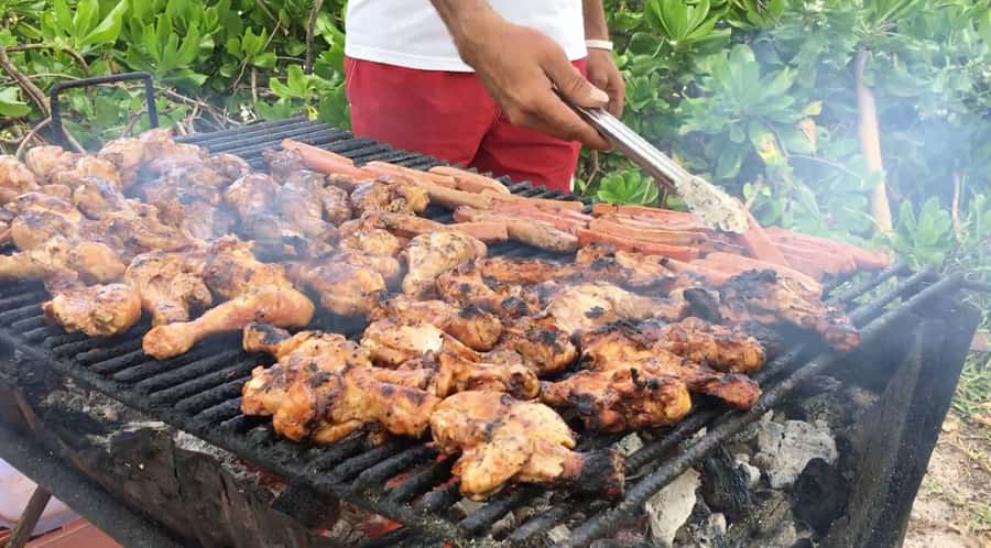 GBaie: 3 North Islands Cruise, Lunch & CoindeMire Snorkeling - Ile Plate: a beach break with clear water