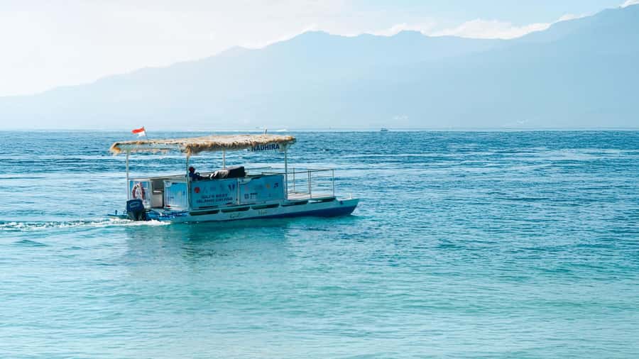 Gili Trawangan: 3 Gili Islands Turtle Snorkel Cruise w/ BBQ - Looking For Turtles In Open Water