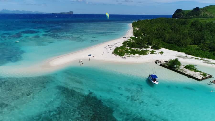 Grand Baie: Catamaran 3 Islands Cruise & Lunch on the Island - Starting from Grand Baie beach