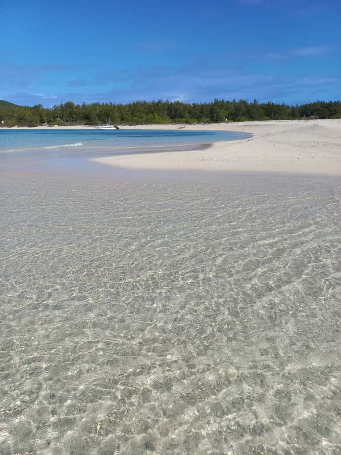 Grand Baie: Three Islands Private Boat Trip and Beach BBQ - What the seven-hour day feels like