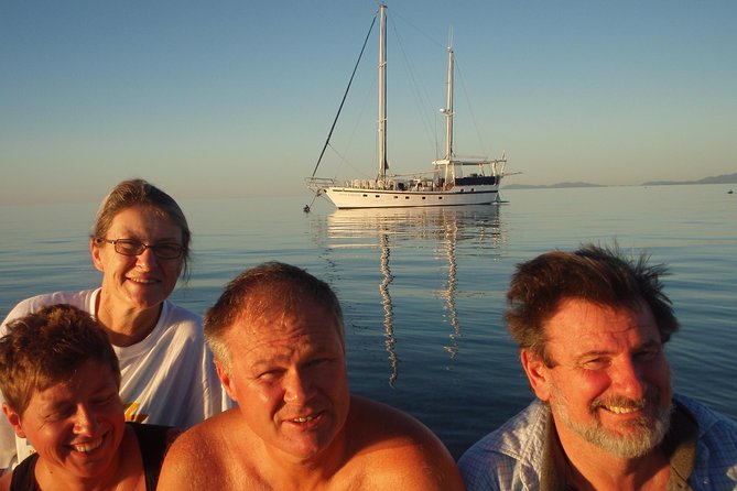 Great Barrier Reef and Whitsunday Islands Tour - Heart Reef, the famous five-minute view