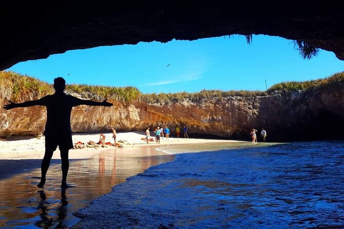 Guaranteed Hidden Beach • Small Group Tour • Punta Mita - Swimming through the tunnel to Hidden Beach