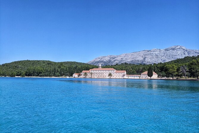 Half-Day Boat Tour Korcula Archipelago - Setting off between Korčula Town and Lumbarda