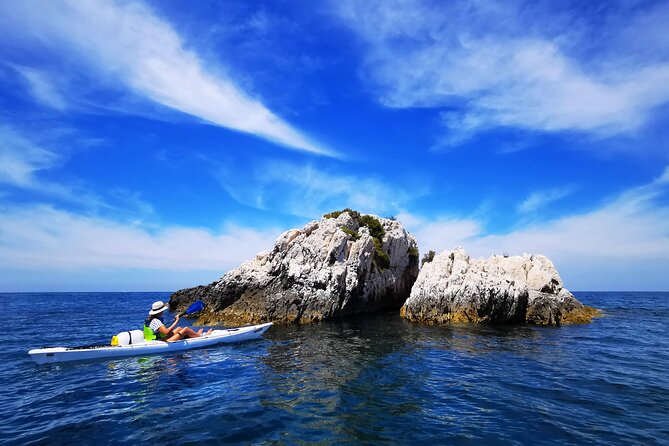 Half-Day Kayak Tour in Vrsar Archipelago - The island beach break from 11:15 to noon