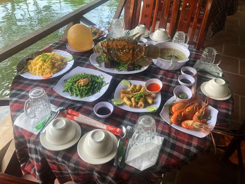 HCM: Mekong Delta Islands Boat & Tuk-Tuk Tour with Tastings - The narrow canal rowboat ride