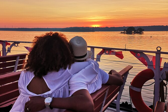 Heart of the 1000 Islands Sightseeing Cruise - Food, comfort, and practical details