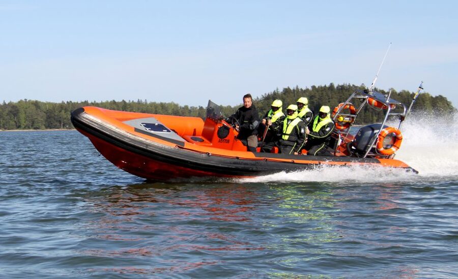 Helsinki: Archipelago RIB Boat Tour with BBQ Lunch and Sauna - Leaving Café Marina Bay by RIB boat