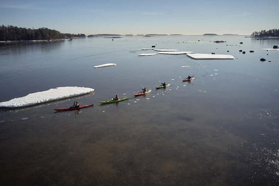 Helsinki: Winter Kayaking in Eastern Helsinki Archipelago - The 15-minute safety briefing