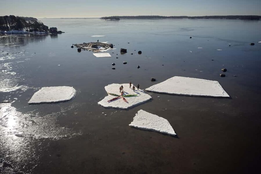 Helsinki: Winter Kayaking in Eastern Helsinki Archipelago - What the winter clothing really adds