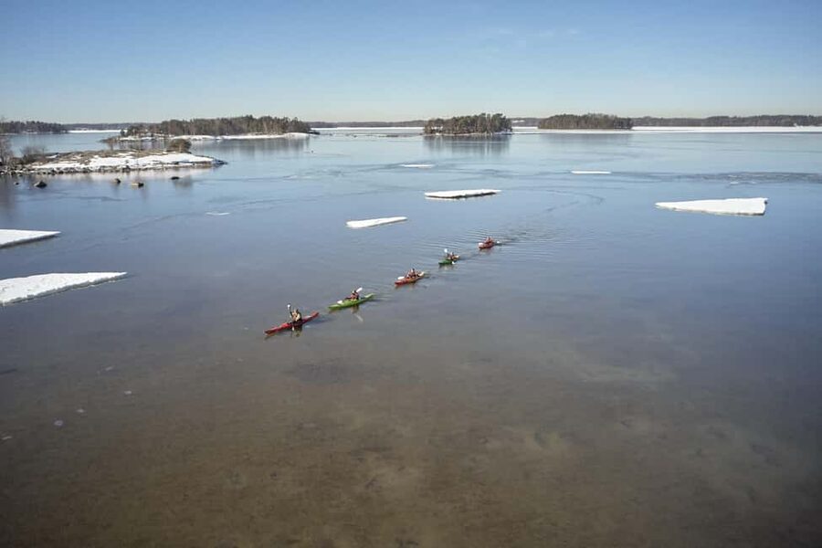 Helsinki: Winter Kayaking in Eastern Helsinki Archipelago - Who will enjoy this most?