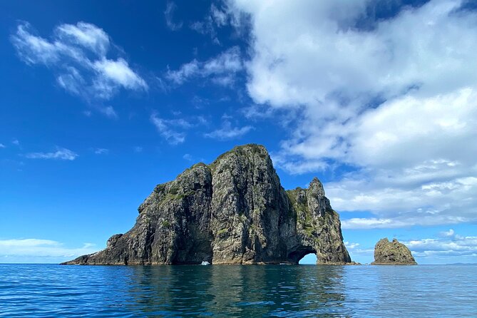 Hole in the Rock Cruise & Island Tour - with two island stopovers - Why this half-day boat trip works so well