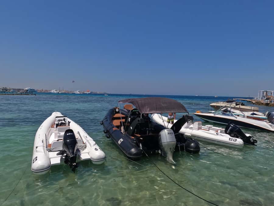 Hurghada: 4 Island Hopping Tour Dolphin, Snorkeling & Lunch - Optional parasailing for five minutes