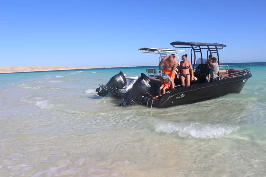Hurghada: 4 Island Hopping Tour Dolphin, Snorkeling & Lunch - Leaving Hurghada by speedboat