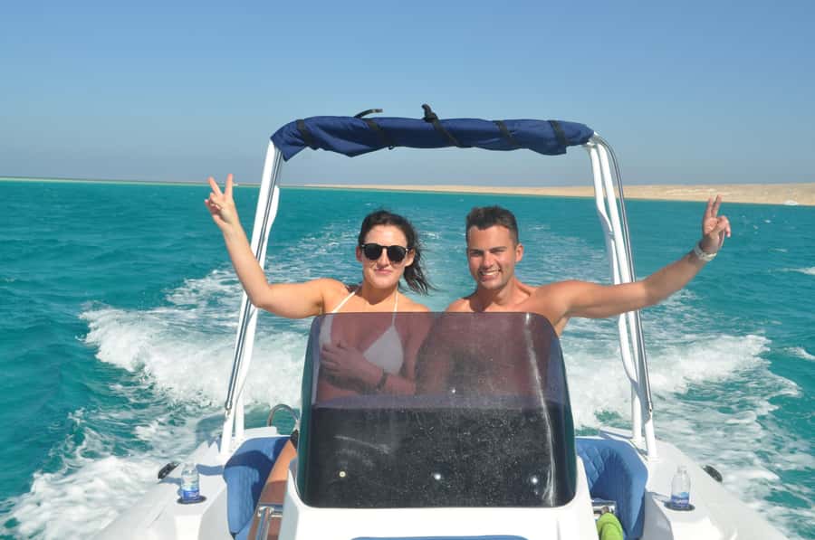 Hurghada: 6 Islands Tour with Dolphin Watching & Snorkelling - The speedboat ride sets the tone