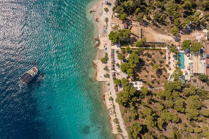 Hvar, Brač & Pakleni islands cruise with lunch & drinks from Split & Trogir - Crew, organization, and the large-boat tradeoff