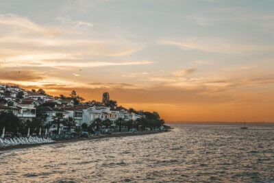Princes’ Islands Cruise w/Music, Lunch & Transfer