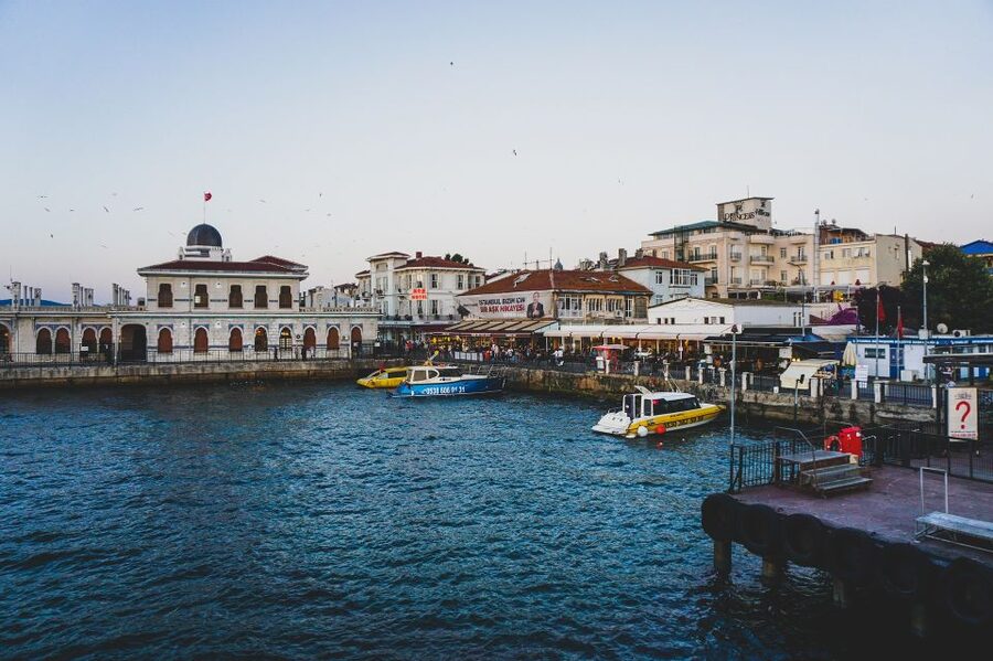Istanbul: Princes' Islands Cruise w/Music, Lunch & Transfer - Büyükada: the main event