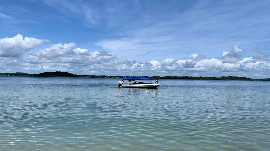 Itacare: Boat ride to the 4 islands of Camamu - Pedra Furada: the photogenic first stop