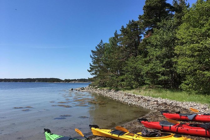 Kayak Tour in the Stockholm Archipelago with Lunch Meal - Lunch on a remote island