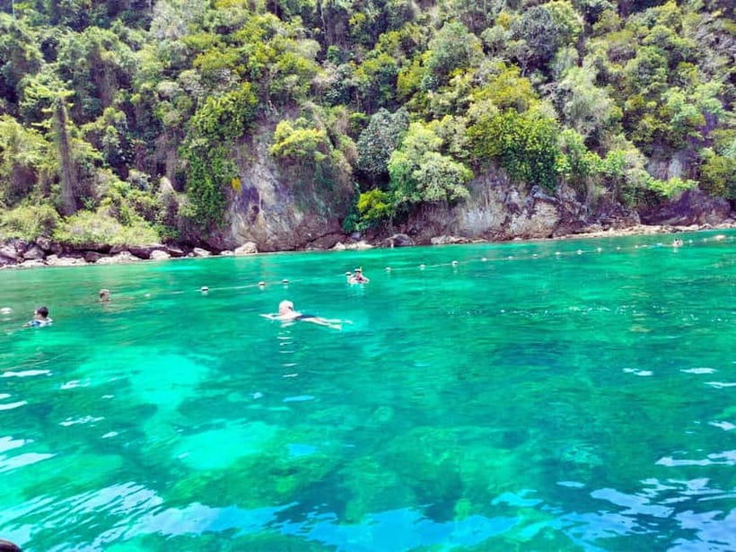 Ko Lanta: 4 Islands Snorkeling Tour by Longtail Boat - Swimming through Koh Muk’s Emerald Cave
