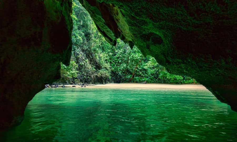 Ko Lanta: 4 Islands Tour By Private Longtail Boat with Lunch - From your hotel to Lanta Old Town Pier