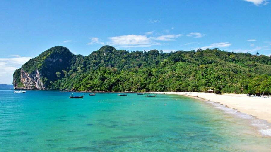 Ko Lanta: Emerald Cave and 4 Islands Tour by Longtail Boat - Should you book the Emerald Cave and 4 Islands tour?