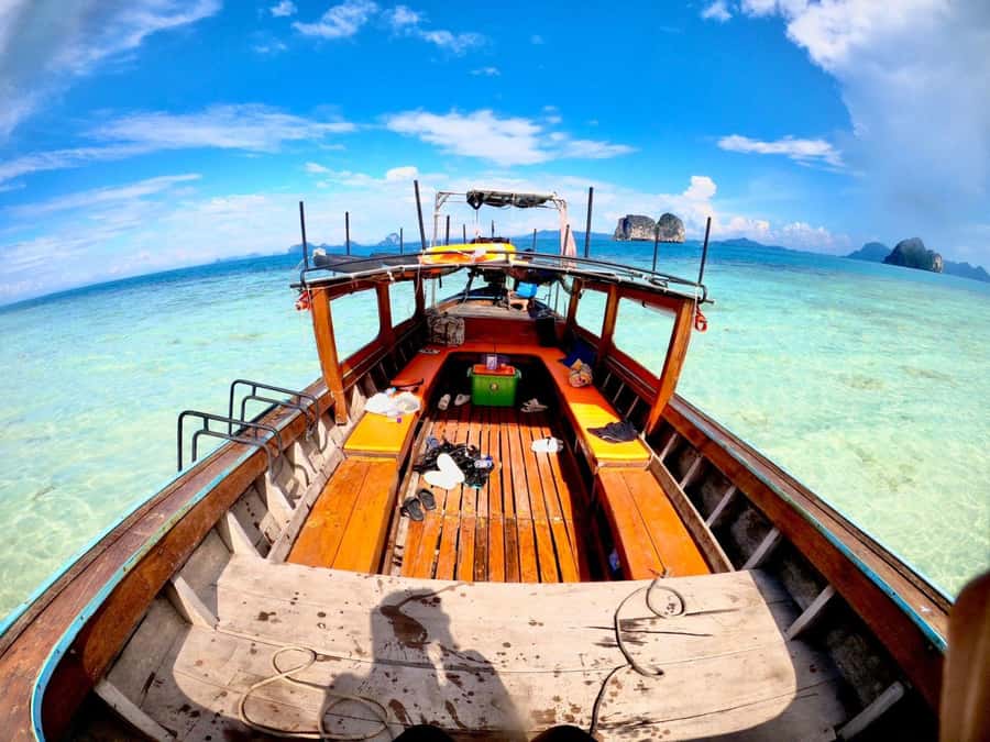 Ko Lanta: Private 4 Islands Tour by Longtail Boat - Koh Muk and the swim into Emerald Cave