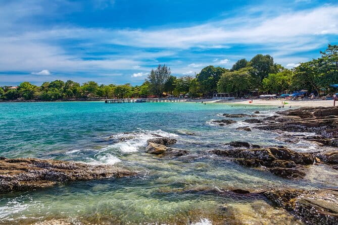 Ko Samet: 5 or 6 Islands Snorkeling Tour with Lunch Option - Koh Plai Tin and the First Island Views