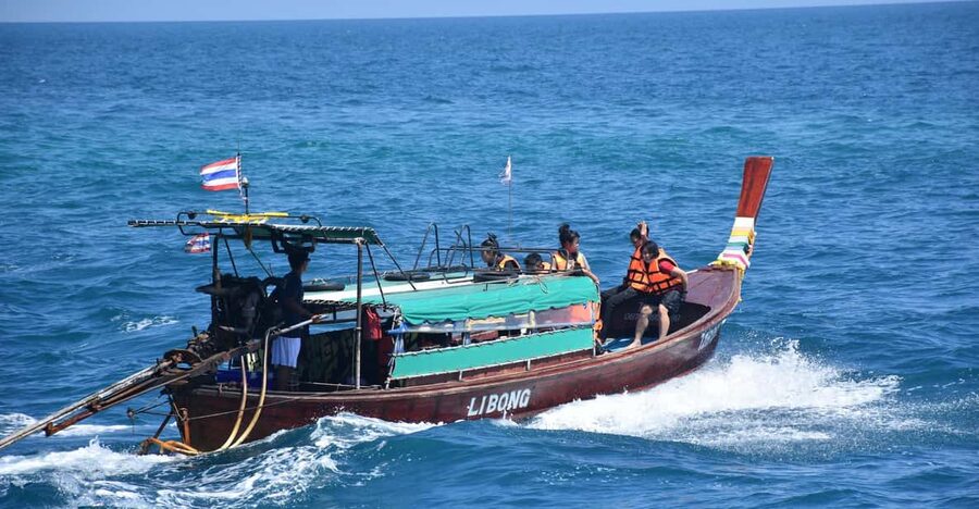 Koh Lanta: 4 Islands and Emerald Cave Tour by Longtail Boat - A full day across the four islands
