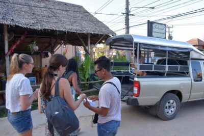 Koh Lanta: 4 Islands and Emerald Cave Tour by Longtail Boat