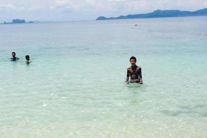 Koh Lanta: 4 Islands Tour by Speedboat with Snorkeling - Four islands, one busy day on the Andaman Sea