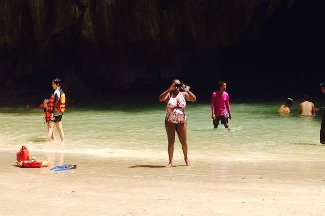 Koh Lanta: 4 Islands Tour by Speedboat with Snorkeling - Koh Ngai: a gentle first swim