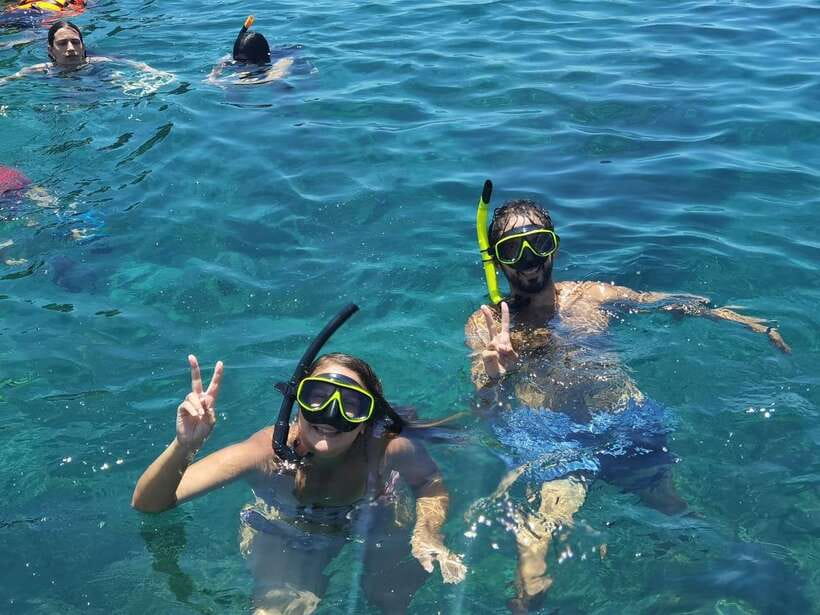 Koh Lanta: Phi Phi Islands Tour w/ Maya Bay, Snorkel & Lunch - Lunch on Phi Phi Don