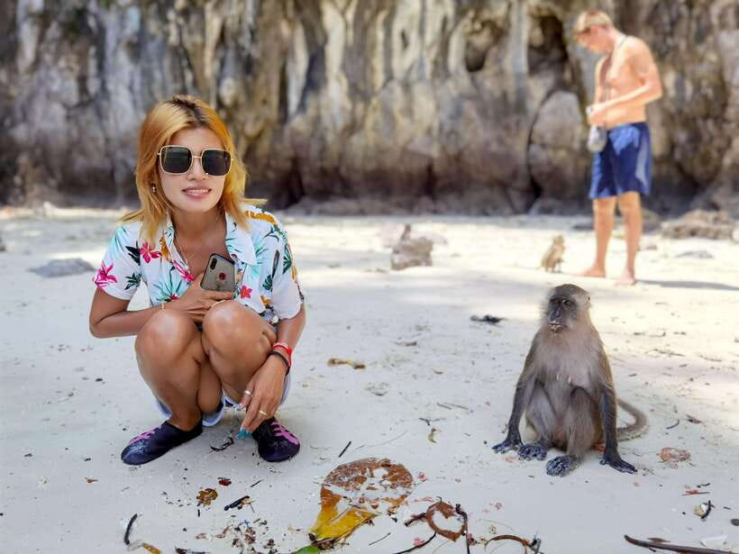 Koh Lanta: Phi Phi Islands Tour w/ Maya Bay, Snorkel & Lunch - Early pickup from Koh Lanta Yai