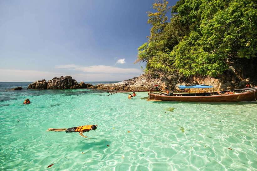Koh Lipe: 5 Island Snorkeling Trip by Longtail Boat w/ Lunch - What this Koh Lipe boat trip really offers