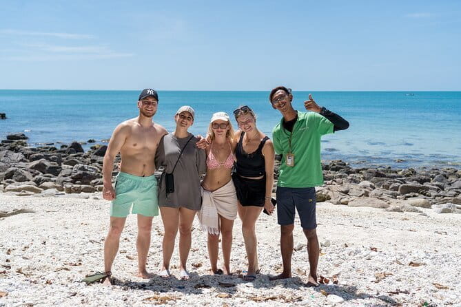 Koh Samui: Island Hopping Adventure in Coral and Pig Island - Koh Madsum and its free-roaming pigs