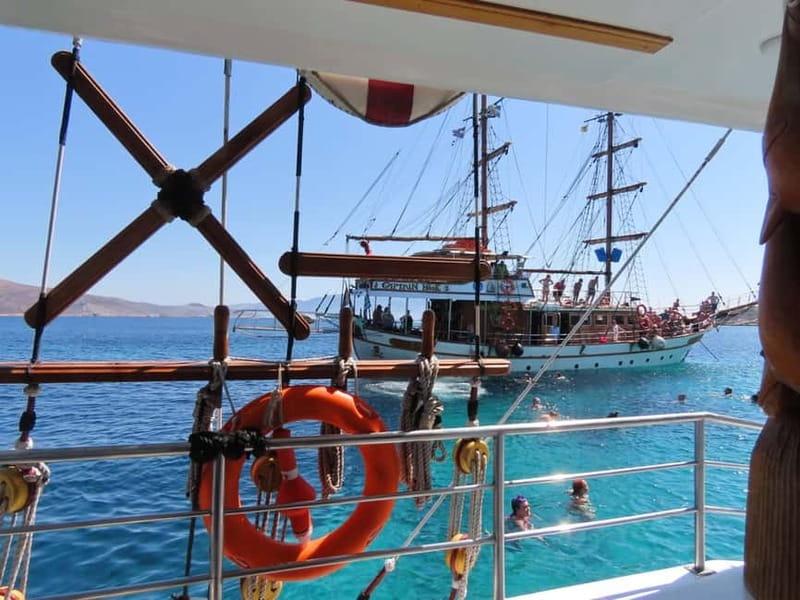 Kos : 3-Island Wooden Ship Cruise w/ Lunch on Captain Hook - Food, drinks, music, and the overall mood