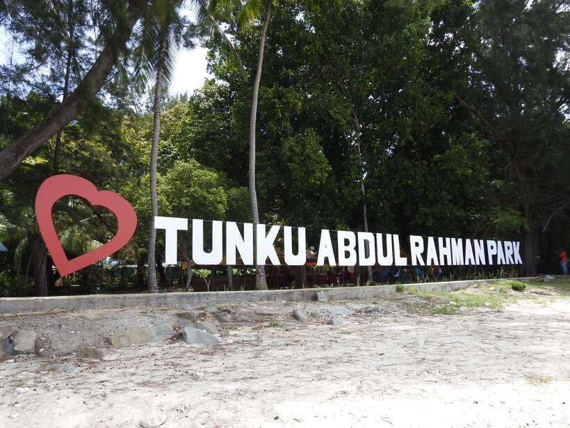 Kota Kinabalu: Island Hopping with Snorkeling & Meal - Lunch on Manukan Island