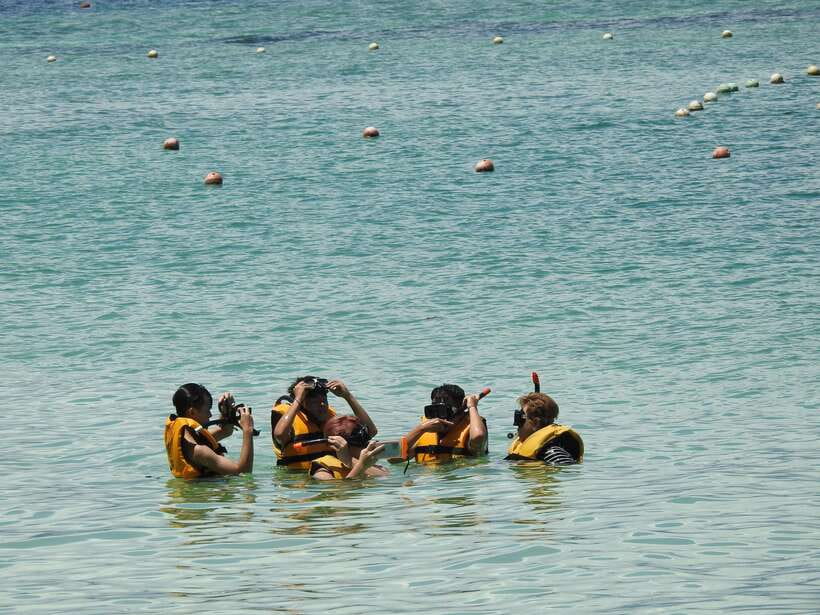 Kota Kinabalu: Island Hopping with Snorkeling & Meal - Four hours on Manukan Island