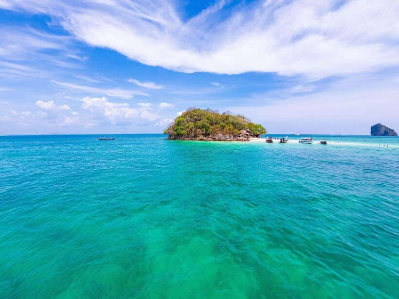 Krabi: 4-Island Speedboat Tour with Lunch - Chicken Island for the classic photograph