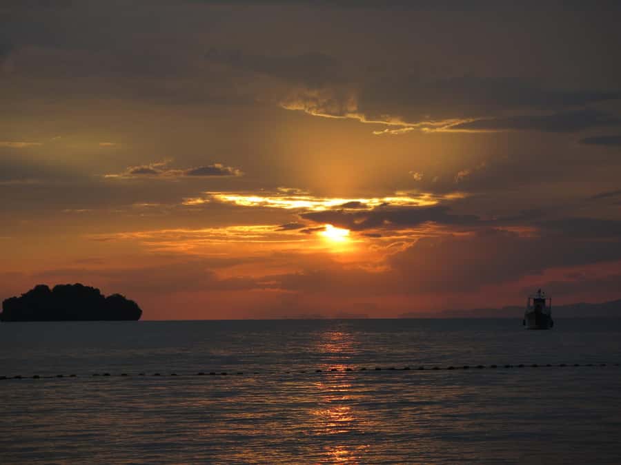 Krabi: 4 Island Sunset Small Group Tour with Night Snorkel - Sunset at Phranang or Railay West