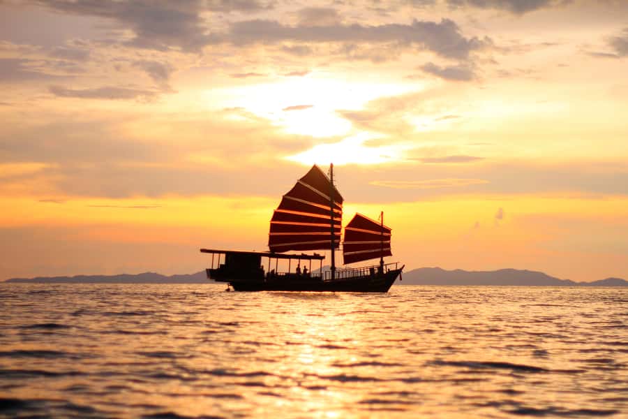 Krabi: 4-Island Sunset Snorkeling Tour & Bioluminescent Swim - Ko Ya Wa Sam: the first water stop
