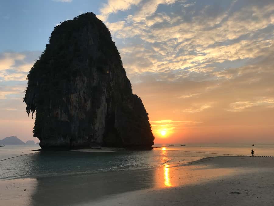 Krabi: 4 Island Tour, Sunset+Plankton, Small Group 12 pax - Koh Tup and the tide-controlled walk toward Chicken Island