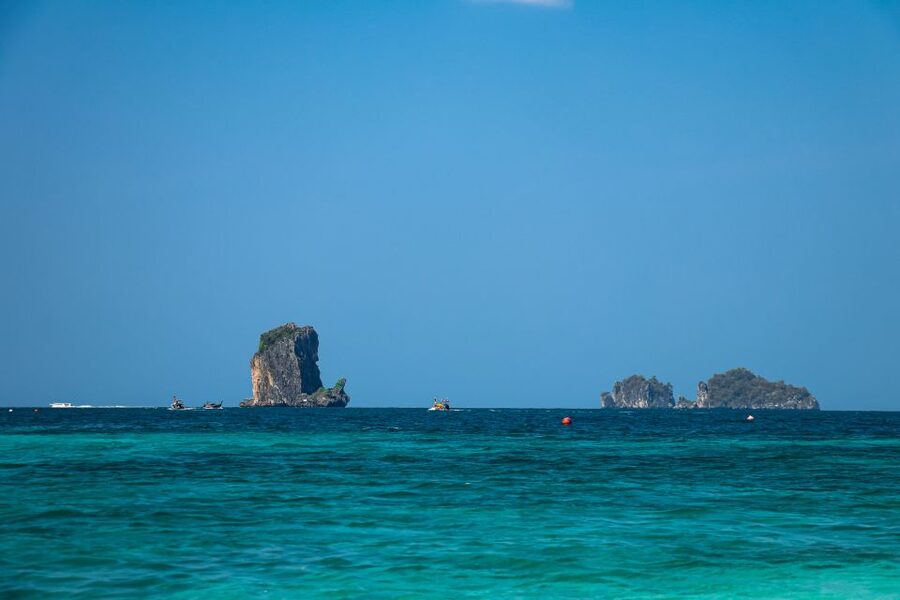 Krabi: 4 Islands Day Tour by Speedboat or Longtail Boat - Koh Poda, lunch, and the longest beach pause