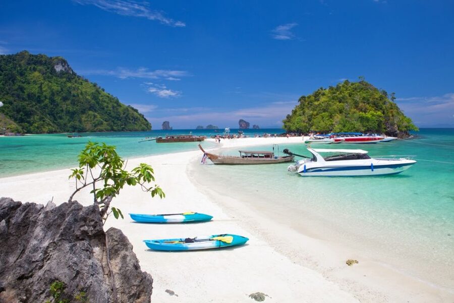 Krabi: 4 Islands Day Trip by Speedboat Including Lunch Box - Guides, crew, and the human side of the trip