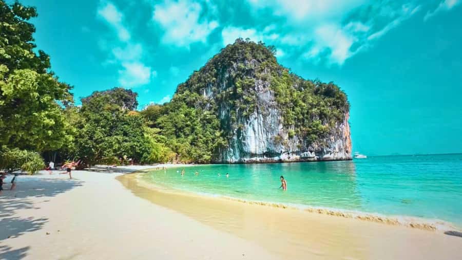 Krabi: 4 Islands & Ko Hong Private Long-tail Boat Tour - Phra Nang Cave Beach: a strong opening stop